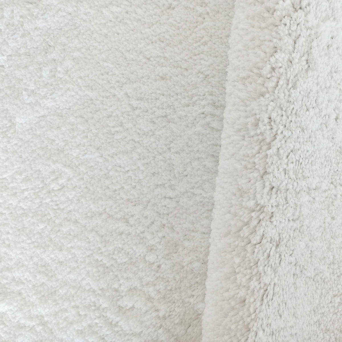 Poils doux du tapis Vence, bord plié